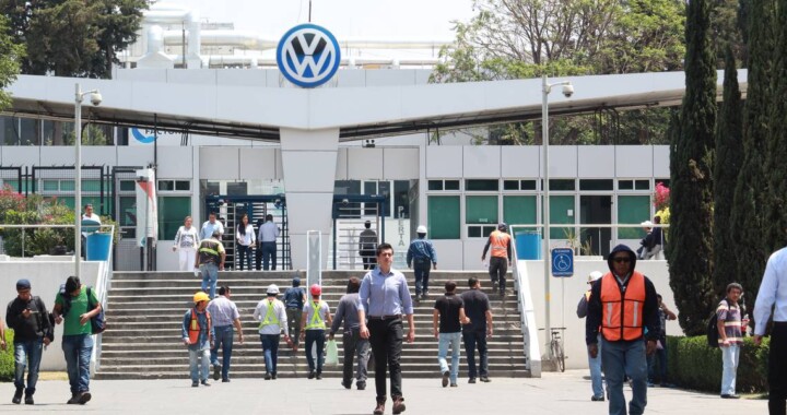 Empleado de Volkswagen Puebla muere por Covid-19