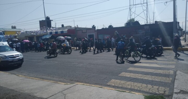 En plena contingencia despiden a difunto en Huejotzingo