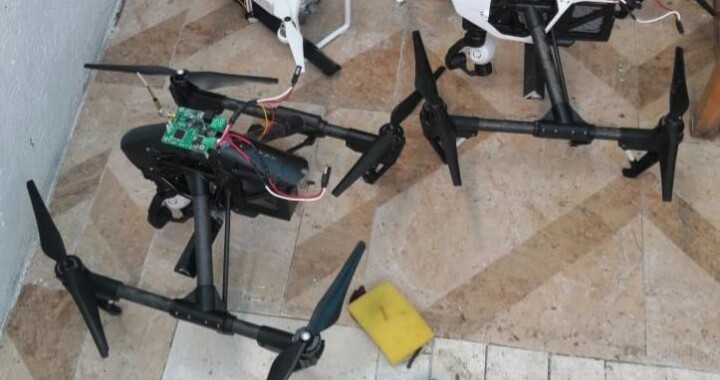 La FGR asegura drones y explosivos tras cateos en domicilios de Cholula, Puebla