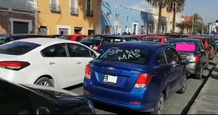 Protestan conductores de Didi, Uber y Cabify piden mayor seguridad en Puebla