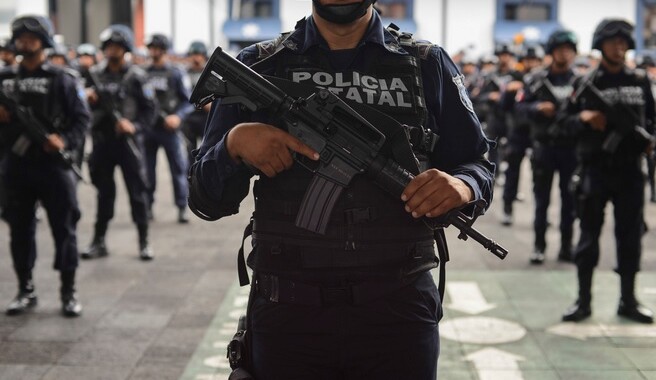 Secretaría de Seguridad Pública suspende a 12 policías por denuncias de corrupción