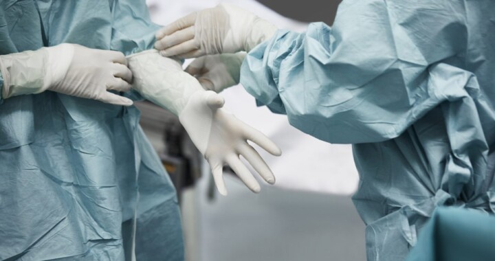 Salud contrató 838 médicos para enfrentar la pandemia