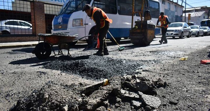 Ayuntamiento de Puebla intensifica bacheo y mantenimiento de parques y jardines