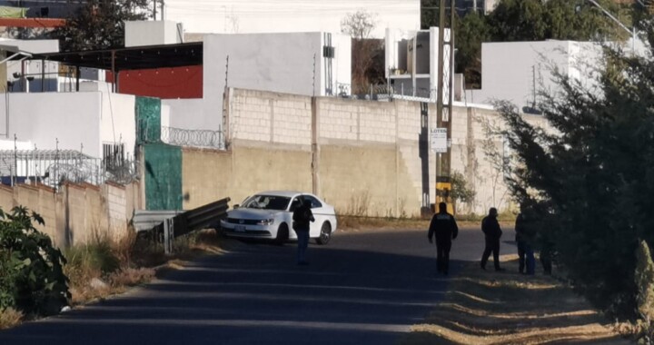 Hallan a hombre sin vida, con una bolsa en la cabeza en Camino al Batán