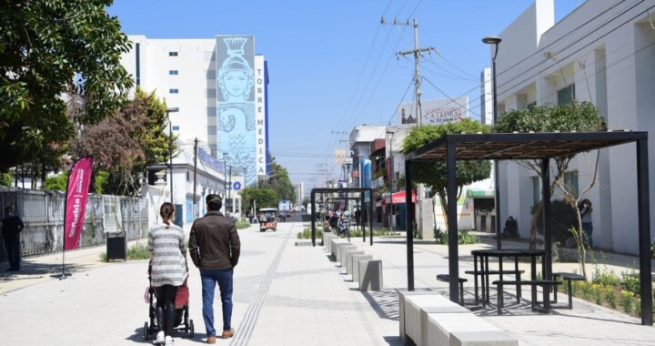 Inauguran corredor peatonal Plaza de la Salud