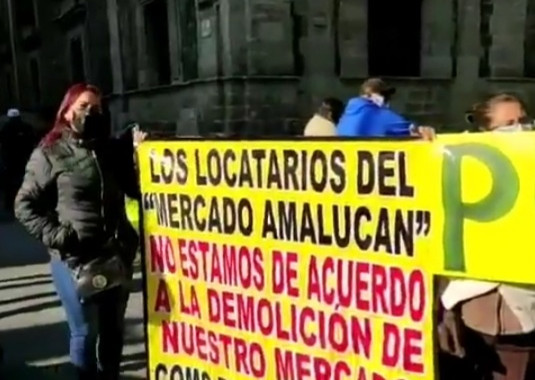 Locatarios del Mercado Amalucan protestan en CDMX