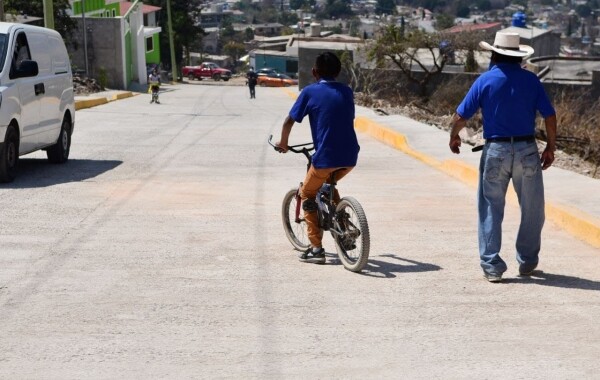 Ayuntamiento de Puebla entrega más calles en Santo Tomás Chautla