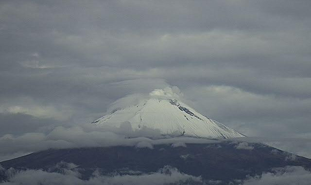 Reporta Popocatépetl 36 exhalaciones y 51 minutos de tremor