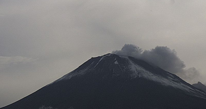 51 exhalaciones y 128 minutos de tremor, registra Popocatépetl