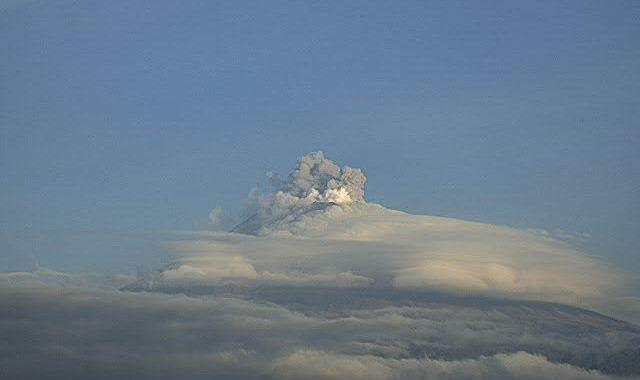 Registra Popocatépetl 77 exhalaciones y 10 minutos de tremor