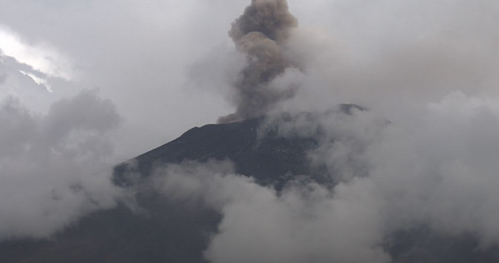 Registra Popocatépetl 92 exhalaciones y 610 minutos de tremor