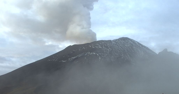 Reporta Popocatépetl 19 exhalaciones y 32 minutos de tremor