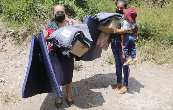 SEDIF y Fundación Telmex-Telcel apoyan a damnificados de Sierra Nororiental