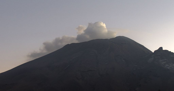 Reporta Popocatépetl 15 exhalaciones