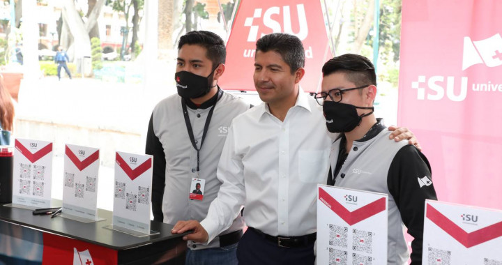 Inauguran Eduardo Rivera, rectores y líderes sindicales la Expo Universidades 2022