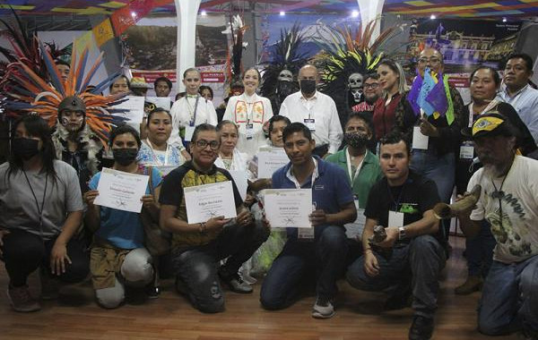 Cultura reconoce a artesanos de la Feria de Puebla