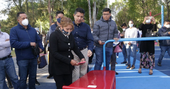 EDUARDO RIVERA PÉREZ ENTREGA UN PARQUE MÁS EN LA CAPITAL POBLANA