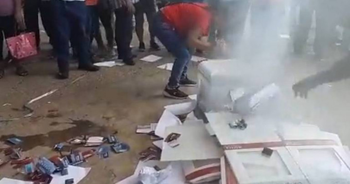 Acarreo y quema de boletas, enmarcó la jornada electoral de Morena en Puebla