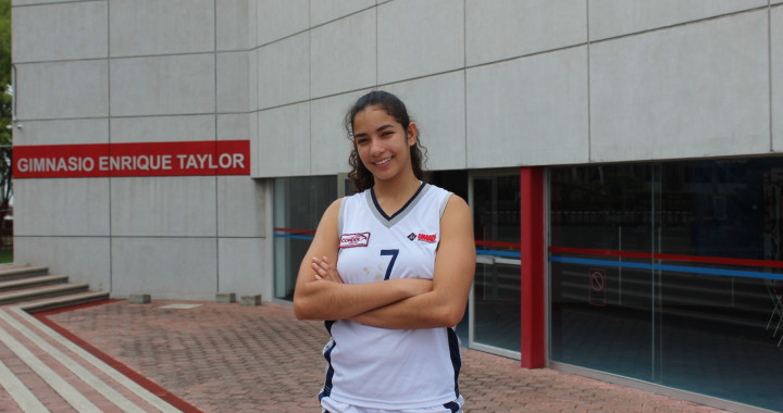 Daniela Terreros, de Colombia al equipo de basquetbol de UMAD