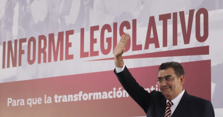 Rinde Sergio Salomón Céspedes su 1er informe de actividades legislativas acompañado del gobernador Barbosa