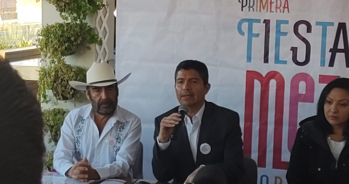 Eduardo Rivera pide disculpas a familiares de asesinados en Totimehuacán