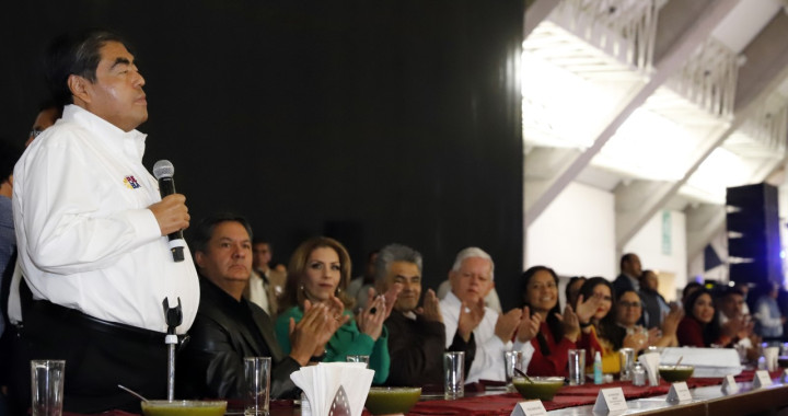 En Puebla hay estabilidad y el gobierno trabaja sin sesgos partidistas, refrendó Miguel Barbosa