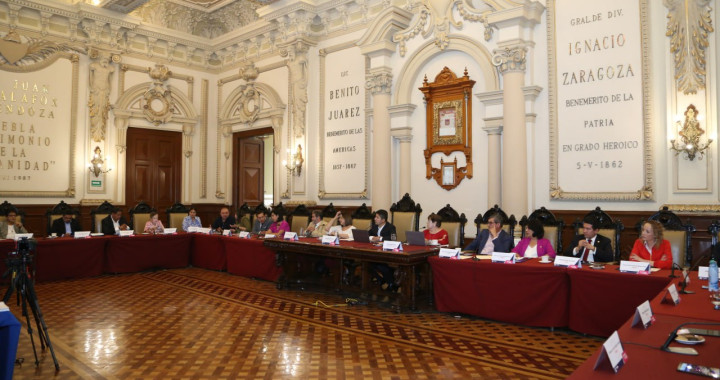 Aprueba cabildo renuncia de secretaria del ayuntamiento de Puebla