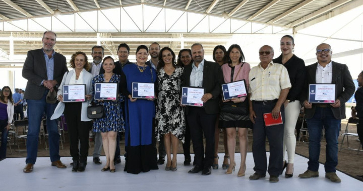 Fundación Jenkins dona 2 MDP a SMDIF de Puebla para cirugías de cataratas