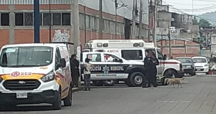 Policías de Huauchinango atropellan a motociclista y se ponen agresivos con los testigos