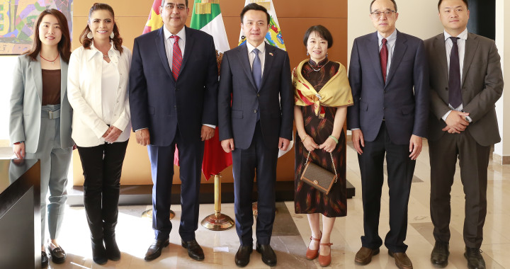 Gobernador Céspedes Peregrina refuerza relaciones bilaterales con China y Unión Europea