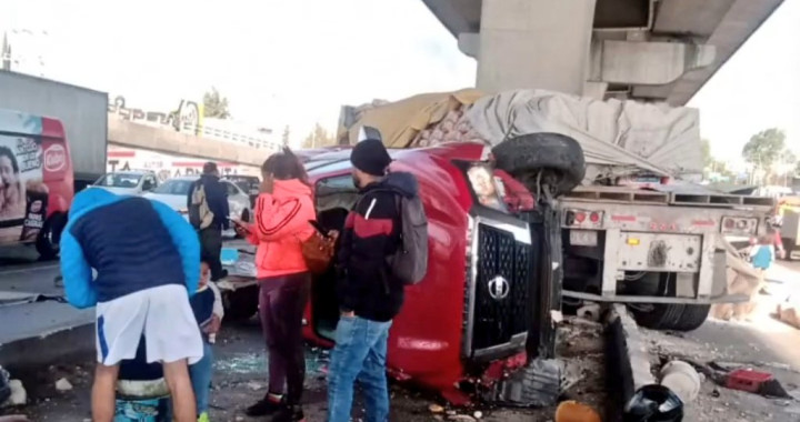 Ocho heridos, saldo de accidente en la México Puebla