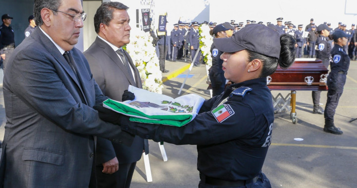 Sergio Salomón encabeza homenaje a policía caído en cumplimiento del deber