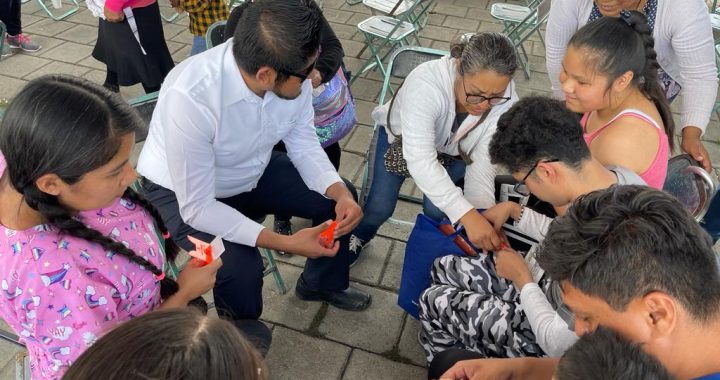 En Acatzingo, INDEP y SEGOB entregan extracto de Ley de Educación en Sistema Braille