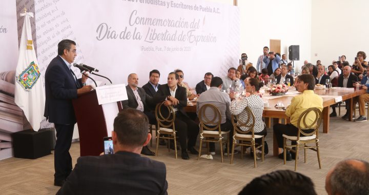 Garantiza Sergio Salomón respeto y seguridad para el ejercicio del periodismo en Puebla
