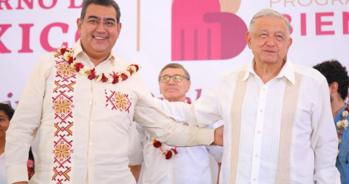 “Vamos a seguir apoyando a Puebla y al gobernador Sergio Salomón”: AMLO