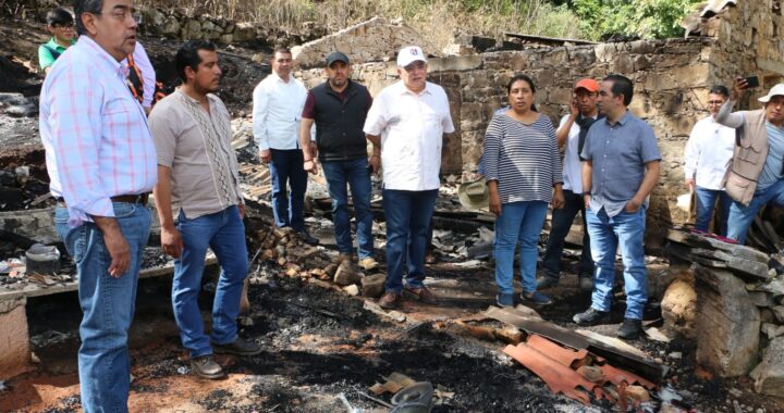 Con federción y municipio, gobierno estatal garantiza integridad de habitantes de Zacatlán por incendio