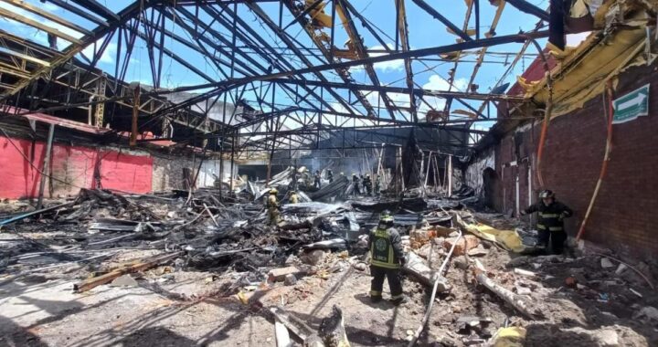 Incendio en bar de Avenida Juárez desató intensa movilización de bomberos y Protección Civil