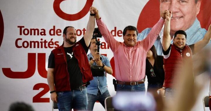 Julio Huerta toma protesta a más de 3 mil poblanos que conformarán comités ciudadanos en favor de la unidad por la 4T