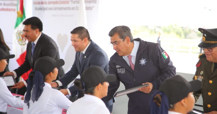 Gobierno del estado, comprometido con seguridad de Puebla; Sergio Salomón entrega armamento y patrullas
