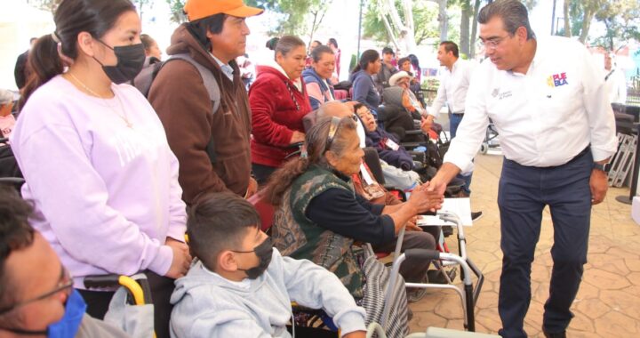En “Jornada Ciudadana” gobierno estatal favorece a habitantes de Chalchicomula de Sesma