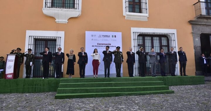 Promueve gobierno de Puebla respeto de símbolos patrios