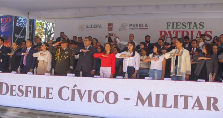 Encabeza Sergio Salomón ceremonia por el 213 aniversario de la Independencia de México