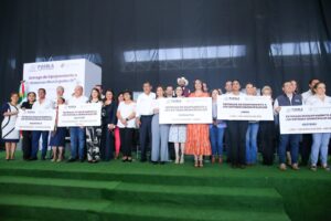 DIF, la parte más generosa de los gobiernos: Sergio Salomón; entrega equipamiento para 69 municipios