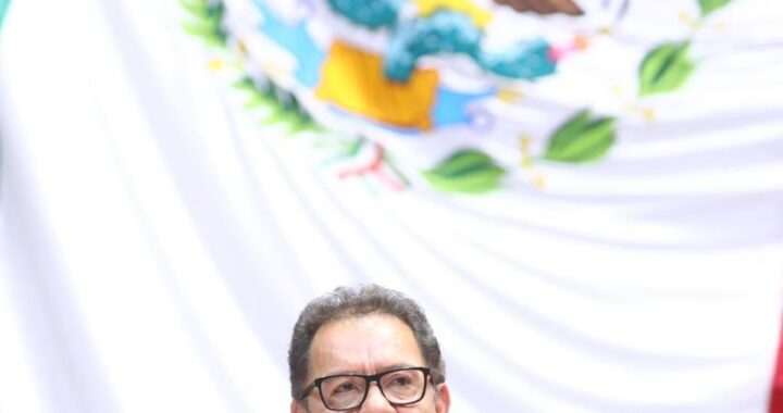 Se solidariza Ignacio Mier con afectados por el Huracán Otis