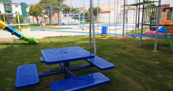 Entrega Ayuntamiento de Puebla rehabilitación del complejo deportivo Las Hadas