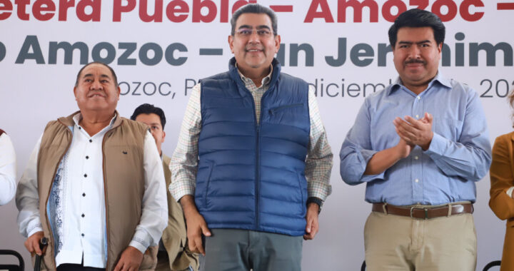 Sergio Salomón entrega ayudas y rehabilita importante vía en Amozoc