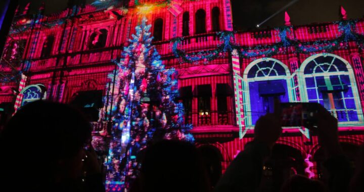 Magia Navideña: Espectáculo Inmersivo de Luces en Palacio Municipal