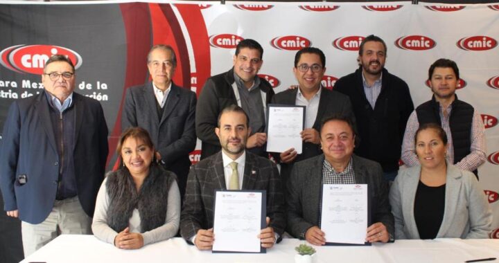 Firma Ayuntamiento convenio de colaboración con la CMIC y OXXO