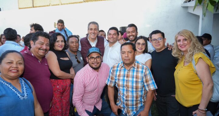 Dialoga Pepe Chedraui con habitantes de colonias del norte en Puebla