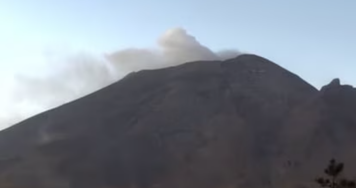 Emite 69 exhalaciones el Popocatépetl; calidad del aire regular